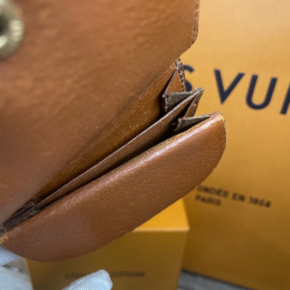 Louis Vuitton Coin Pouchette - Picture 7 of 11